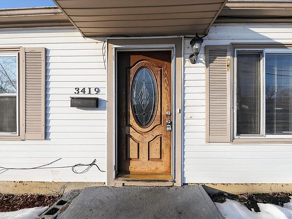 3rd image of 3419 Niagara St