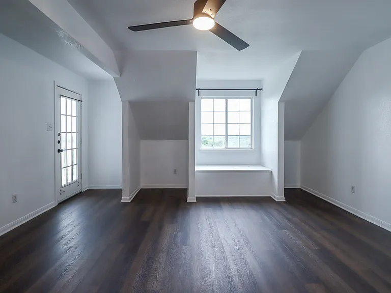 1810 Mesa Oaks Cir — Photo 16