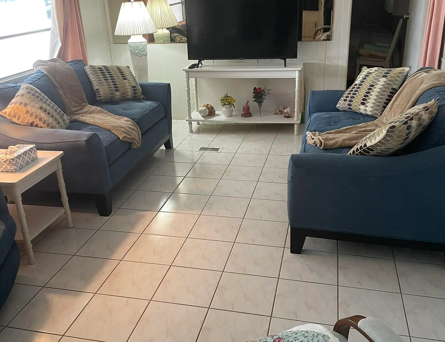 2 bed, 2.0 bath, 852 sqft, $2,550 — Photo 2