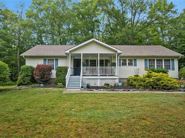 115 Besecker Dr, East Stroudsburg, PA 18302