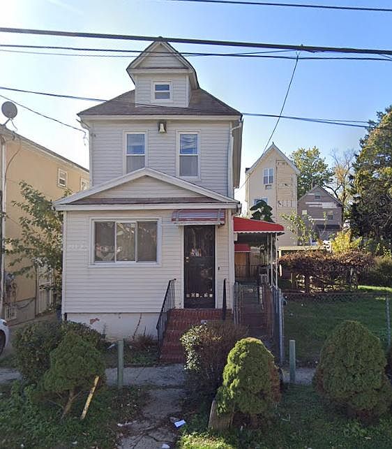 1st image of 10738 166th St