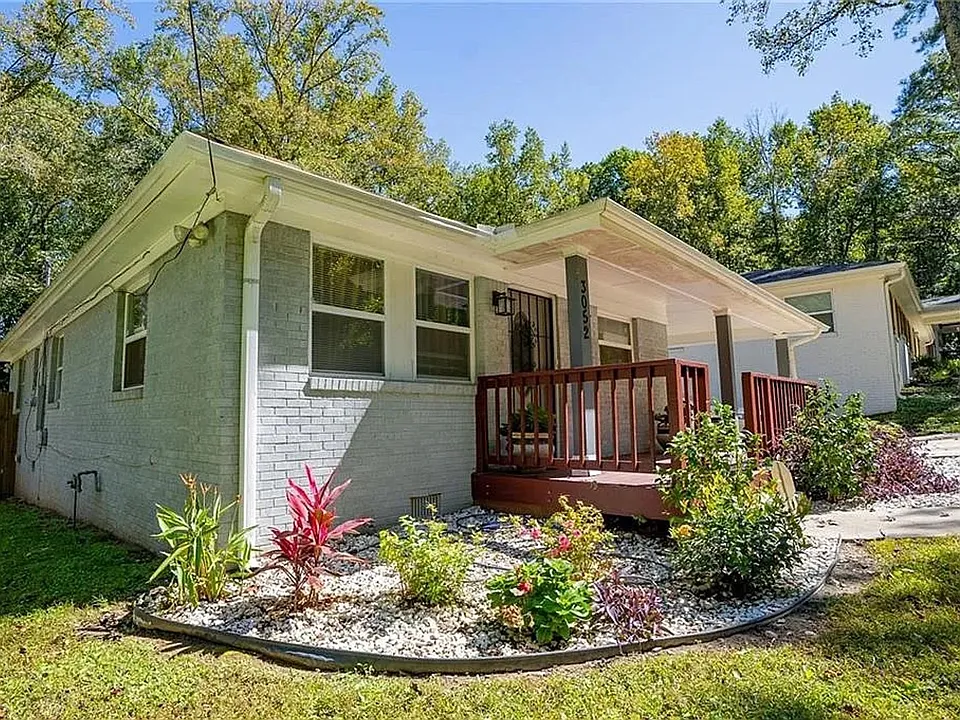 3052 Browns Mill Rd SE
