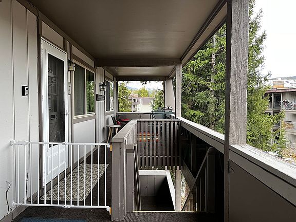 5th image of 225 Hi Country Dr #17-1813