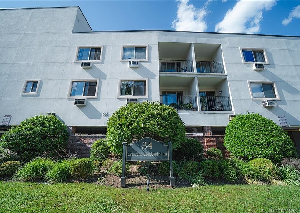 1st image of 34 Crescent St APT 1G