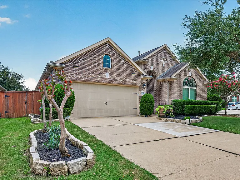 10031 Esslemont Ct — Photo 1