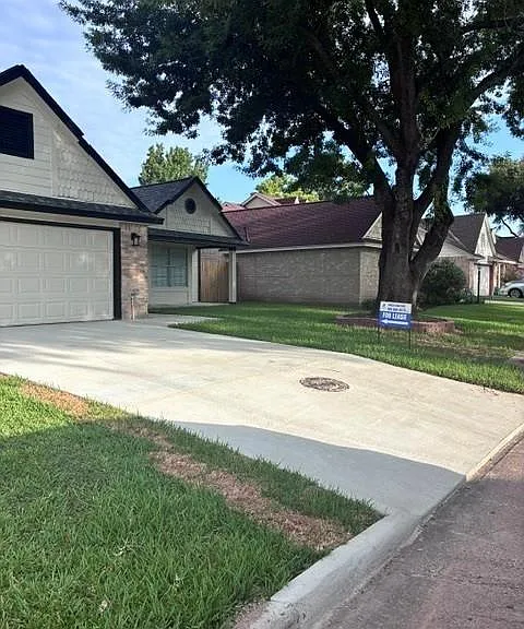 3230 Meadway Dr — Photo 1