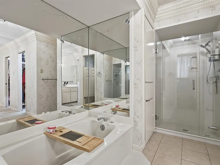 321 Champions Colony St #III — Photo 13