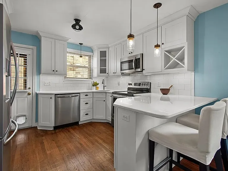 810 Irwin Dr — Photo 4