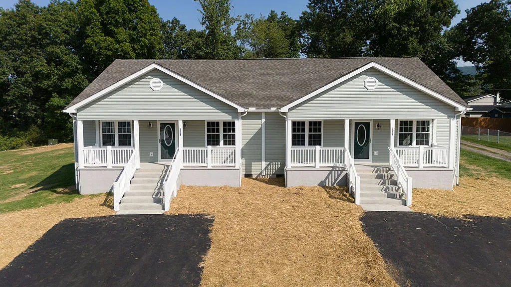 3 bed, 1500 sqft, $2,175 — Photo 1