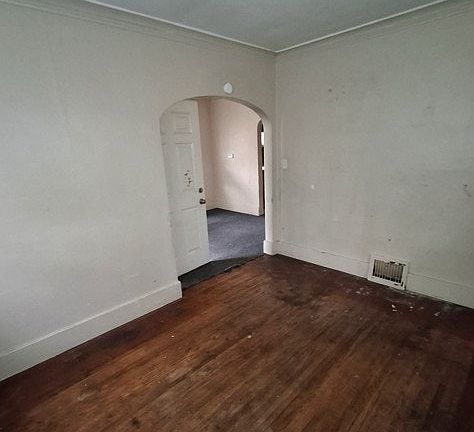 4th image of 130 S Cleveland St