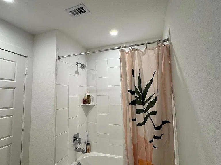 7834 Calabria Dr — Photo 3