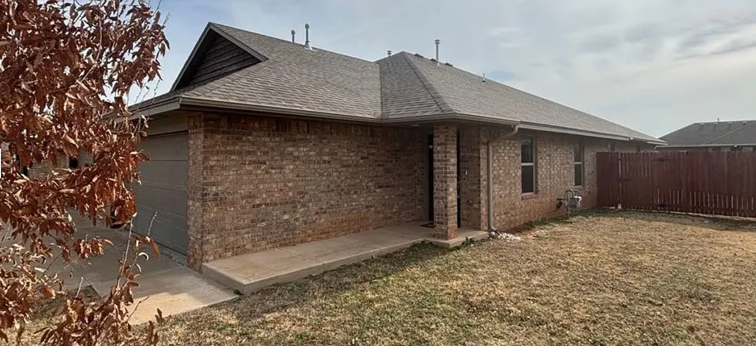 3 bed, $1,350 — Photo 2