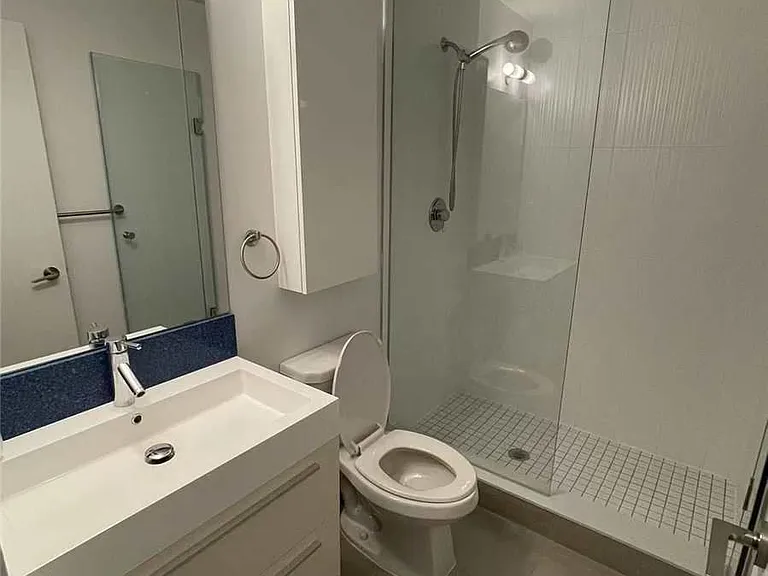 297 College St #1706 — Photo 5