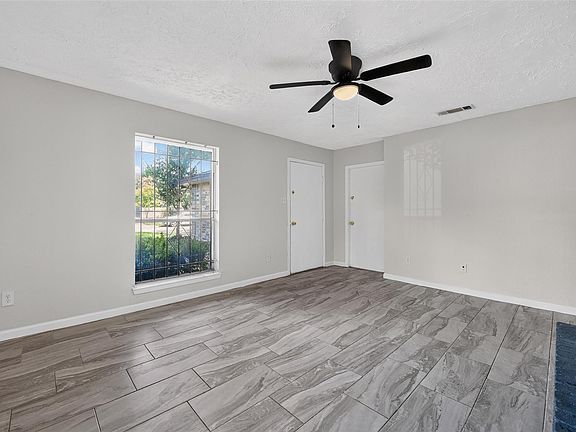 4th image of 15414 Bow Ln
