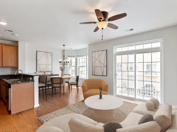 11 Iris Ln, Garfield, NJ 07026