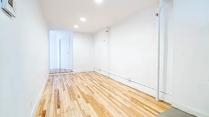 Rented by Camelot Realty Group | media 9