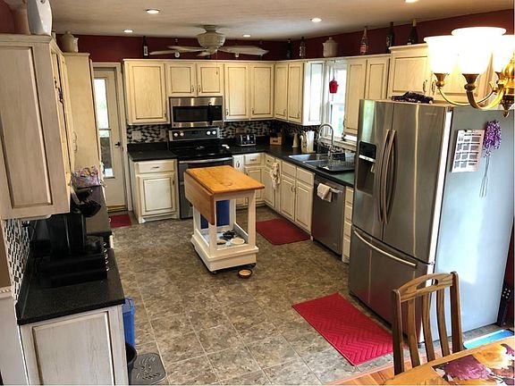 4th image of 1313 Mountain Shadows Dr