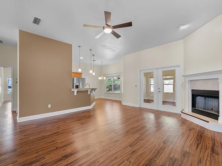10538 Palmetto Blvd — Photo 4