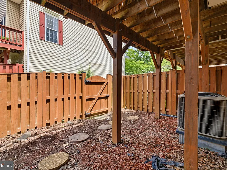 2449 Clover Field Cir — Photo 30