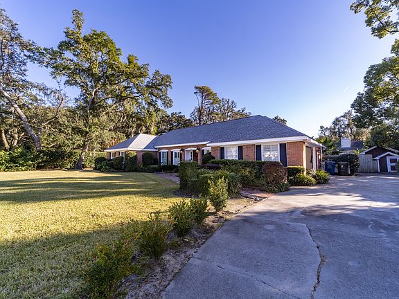 2nd image of 205 Hermitage Way