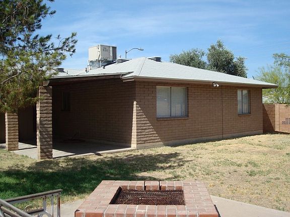 4th image of 2345 E Poinsettia Dr
