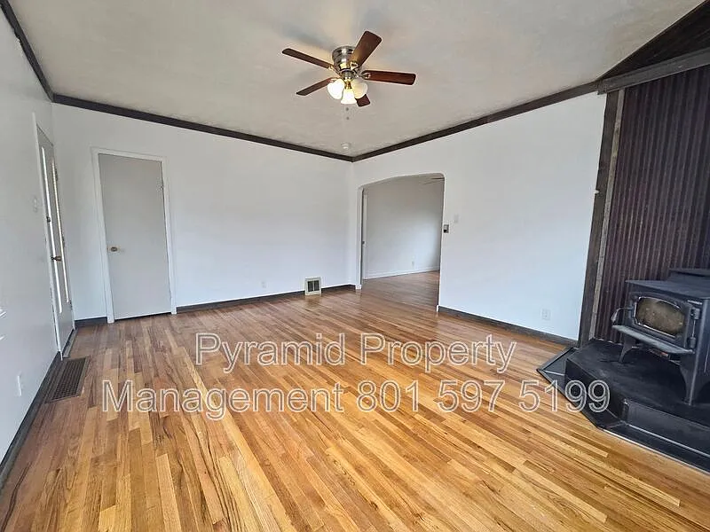 2 bed, 1.0 bath, 850 sqft, $1,700 — Photo 4