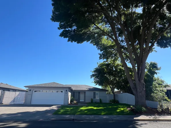 1166 Glengrove Ave, Central Pt, OR 97502