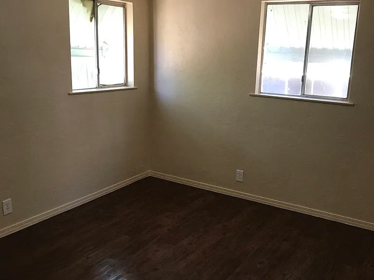 5385 W Mission Ave — Photo 7