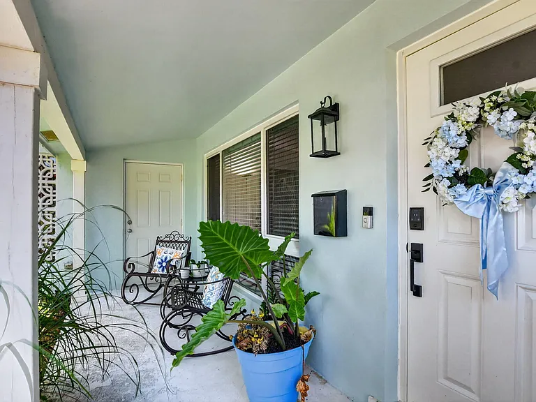 807 SW 3rd St — Photo 6