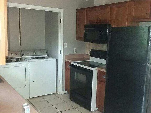 4th image of 204 Countryview Cv #204