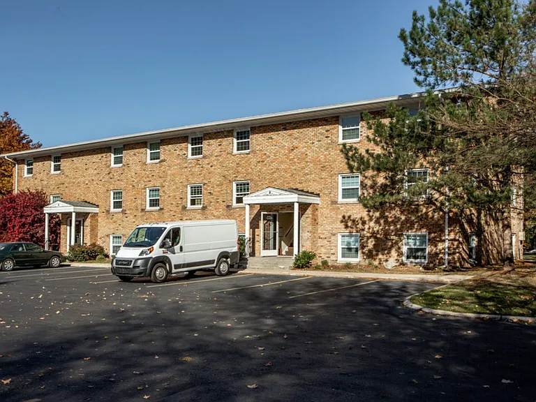 Fox Village Apartment Homes — Photo 32