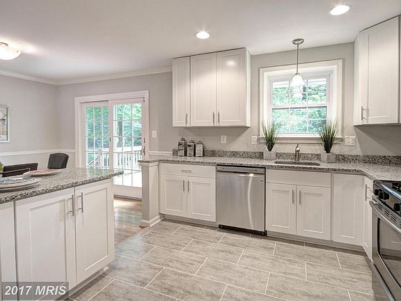 3rd image of 8805 Willowridge Ln