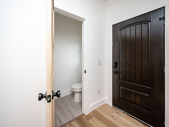 5th image of 2046 Noble Dr #2124