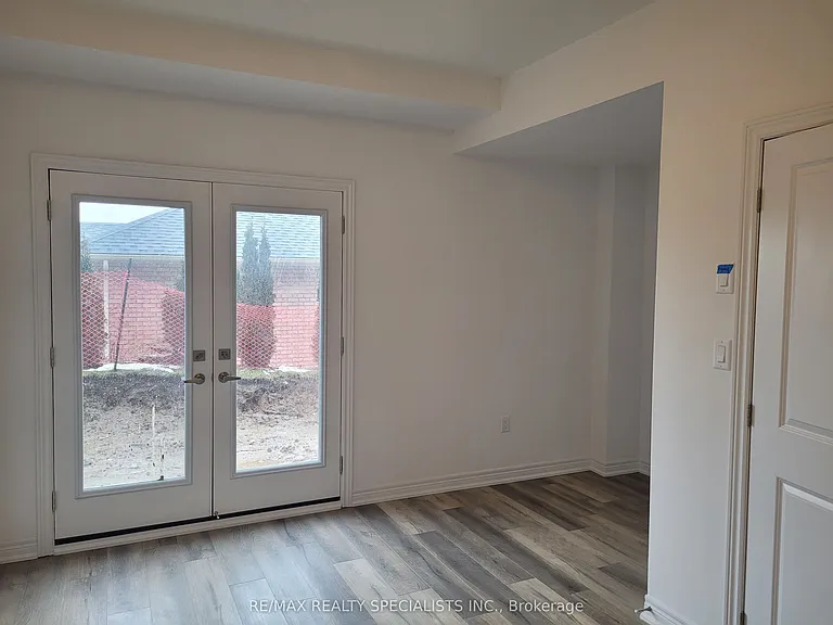 120 Court Dr #4 — Photo 3