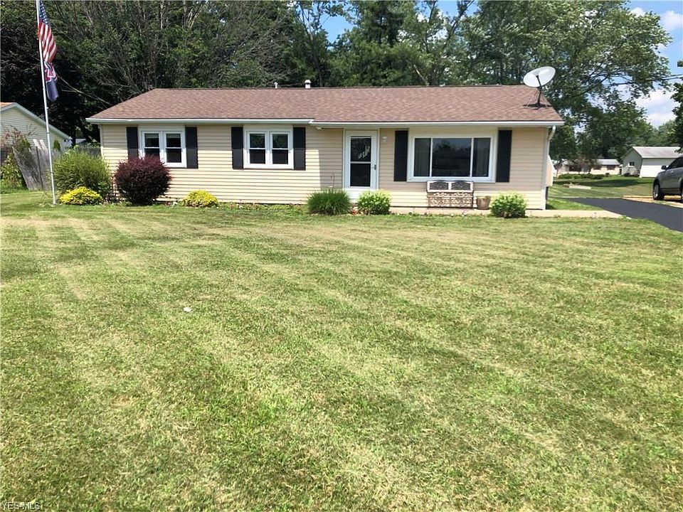1st image of 1545 Russell Dr