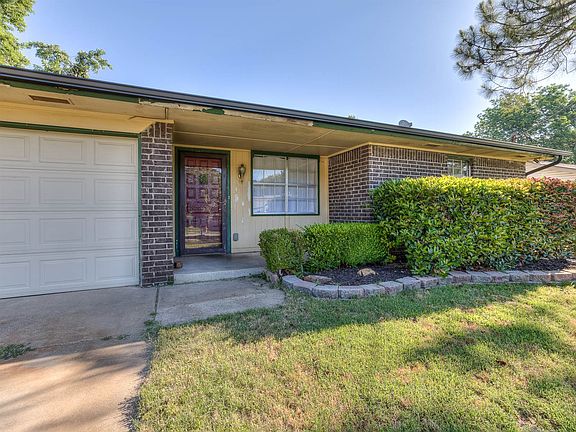 2nd image of 4003 Lawn Dr