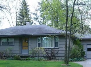 2000 E Sugnet Rd, Midland, MI 48642