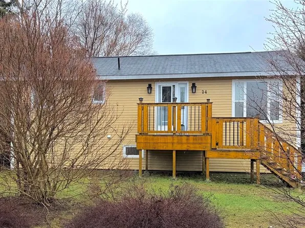 24 Hillview Avenue, Pasadena, NL A0L1K0