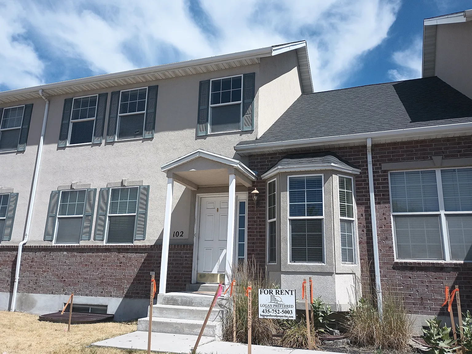 4 bed, 3.5 bath, 2350 sqft, $1,850 — Photo 1