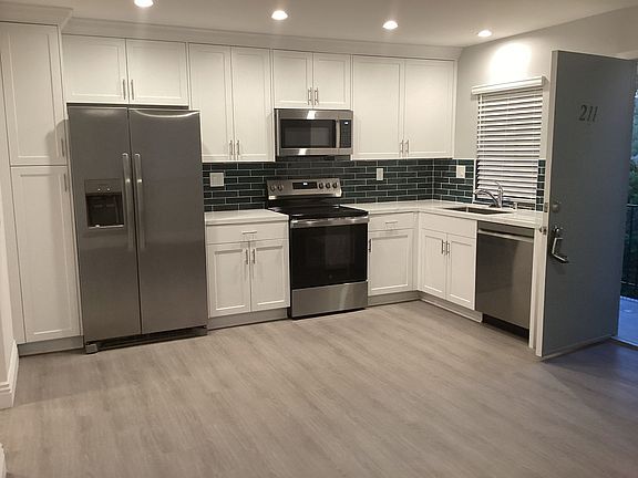 3rd image of 1767 Torrance St APT 211