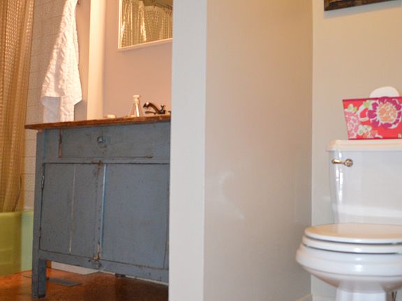 2nd image of 1920 Lombardy Ln