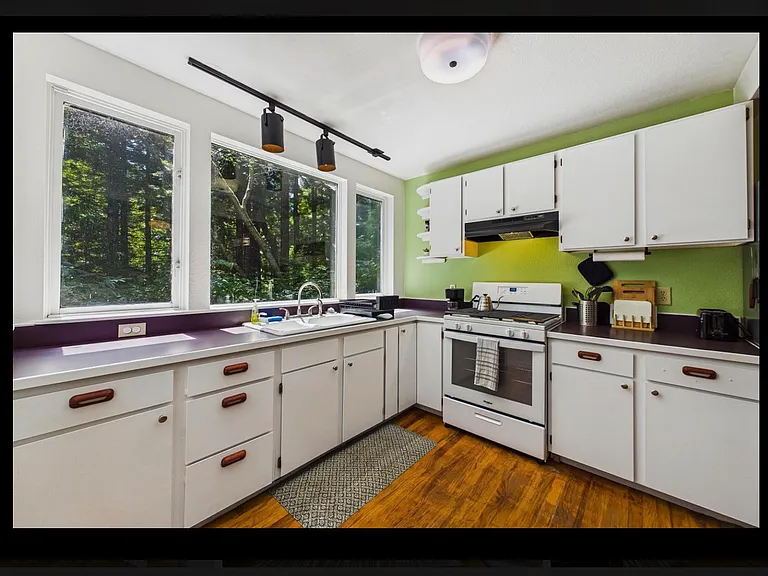 119 Sylva St — Photo 15