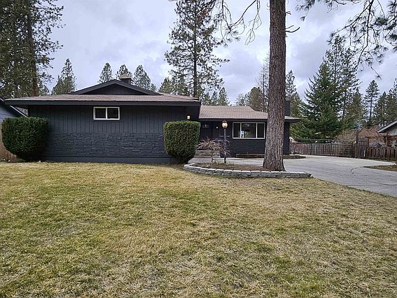 2nd image of 1217 E Bedivere Dr