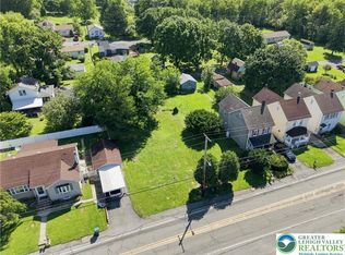 41 Friedensthal Ave, Nazareth, PA 18064