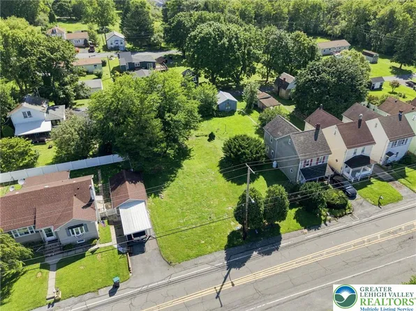 41 Friedensthal Ave, Nazareth, PA 18064