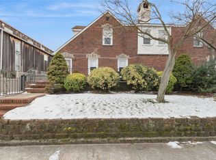 226 W Walnut St, Long Beach, NY 11561