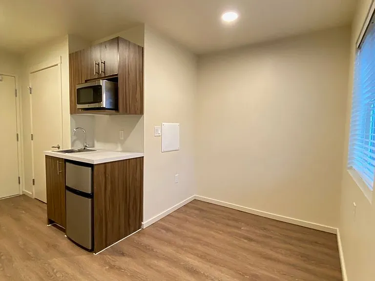 Plaza Apartments — Photo 131