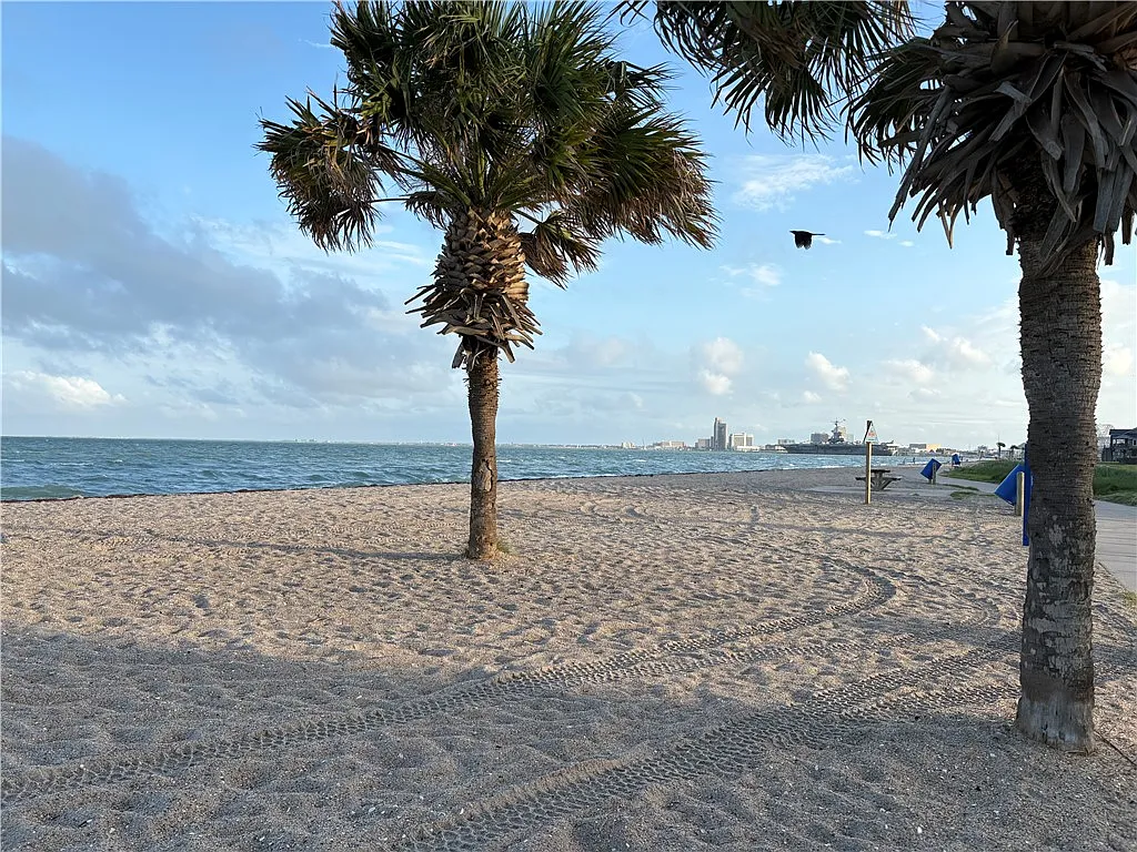 1 bed, 1.0 bath, 420 sqft, $1,500 — Photo 2