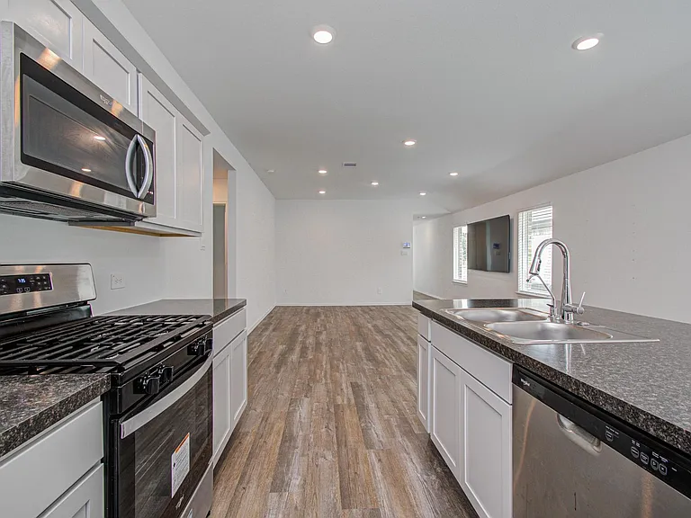 6111 Grove Of Pines St — Photo 16