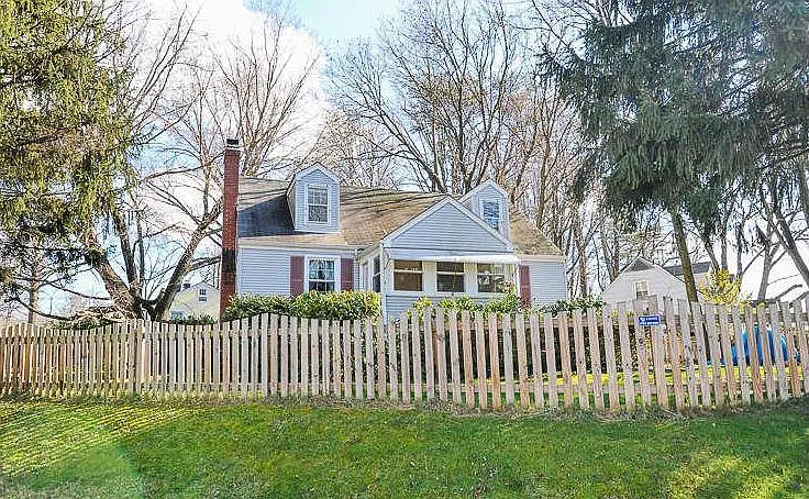 10831 Crest St photo 1